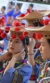 思南土家花灯健身操大赛精彩纷呈