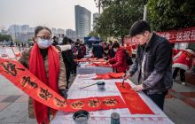 【新春走基层】迎新春，送春联