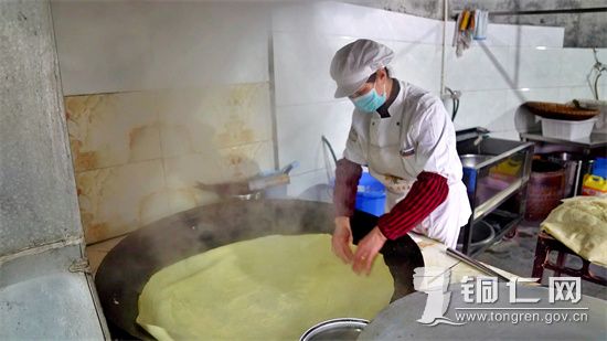 制作中2(刘汉滨 摄)