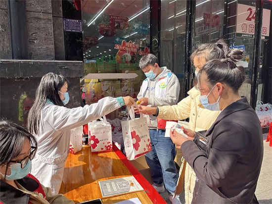 @bat365官网登录下载_365彩票官方下载手机_365bet大陆华人的网站街坊，您的“健康守护包”正在派送，请查收!