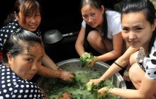 【舌尖上的bat365官网登录下载_365彩票官方下载手机_365bet大陆华人的网站】冷水溪“神仙豆腐”制作全过程