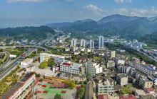 承载高铁 看变化大龙